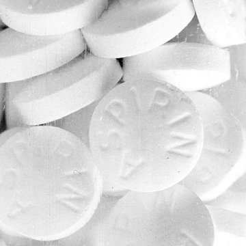 A picture of aspirin tablets.